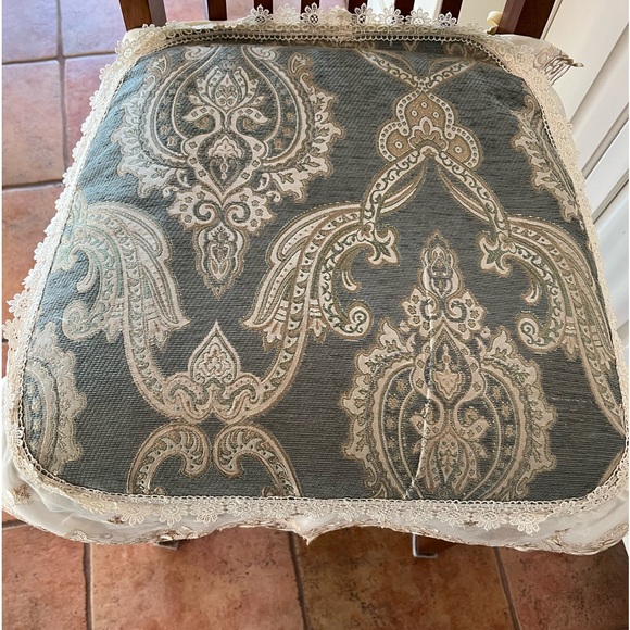 Lace Anti-Slip Chair Pad Seat Cushion with Tie Square raffles Hanging 50x50cm - Picture 3 of 10